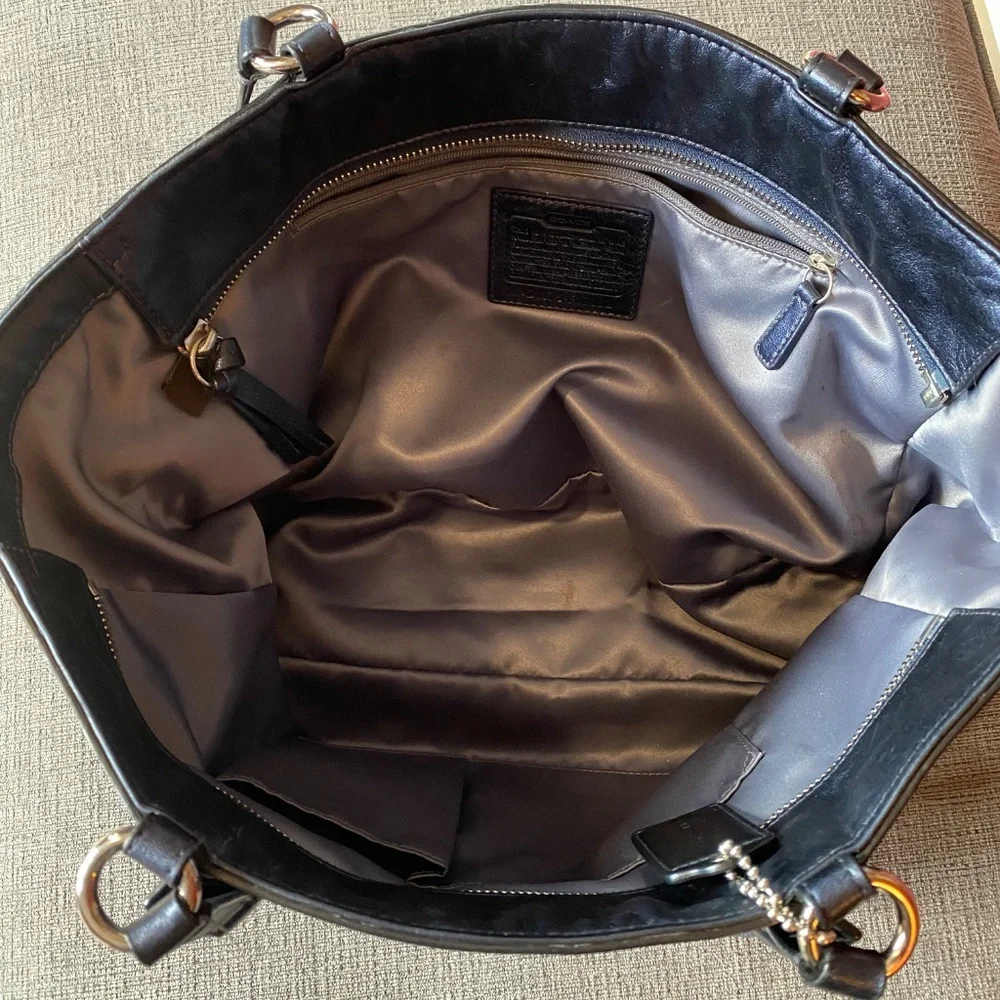 Ladies Coach handbag - Picture 12 of 14